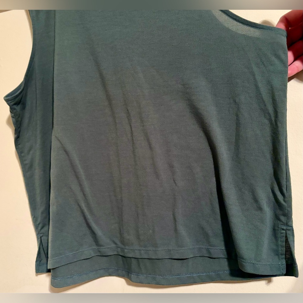 Women’s Old Navy Green Active Ultralite Go Dry Tank Top Wide Strap Muscle Sz Med - Picture 7 of 15